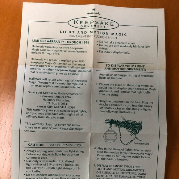 Hallmark Santa’s Workshop vintage ornament - Picture 6 of 8